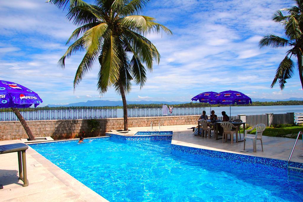 Blue Waters Hotel Kundapur Ngoại thất bức ảnh
